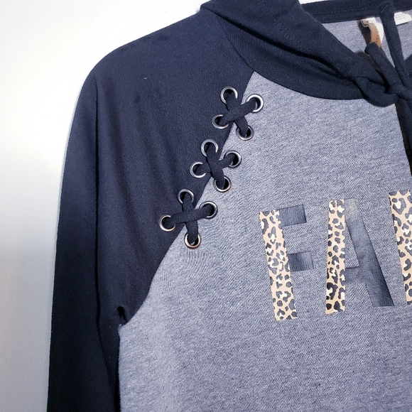Gray & Black Faith Sweatshirt SZ M - Picture 3 of 11